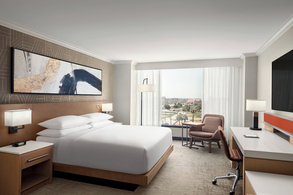 Delta Hotels by Marriott Anaheim Garden Grove - photo 7