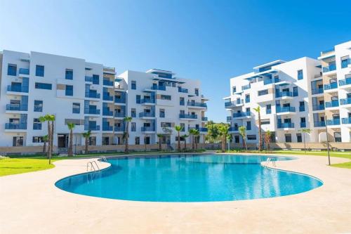 Appartement magnifique avec piscine — 4-Star Luxury Hotel in Martil, Morocco