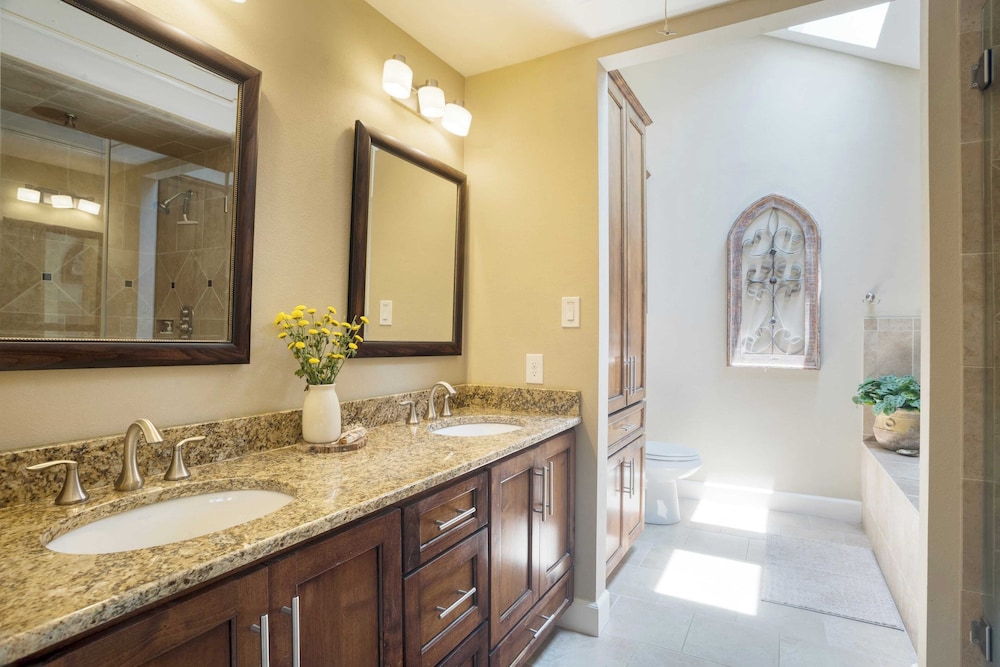 Travis by Avantstay Waterfront Lake Retreat - photo 20