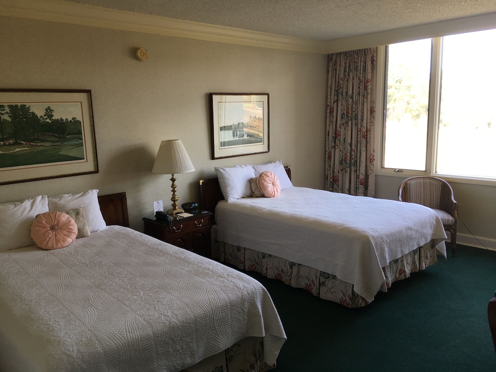 The Inn at Houndslake - photo 8