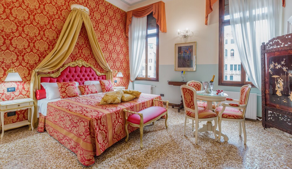Friendly Venice Suites - last minute hotel in Venice