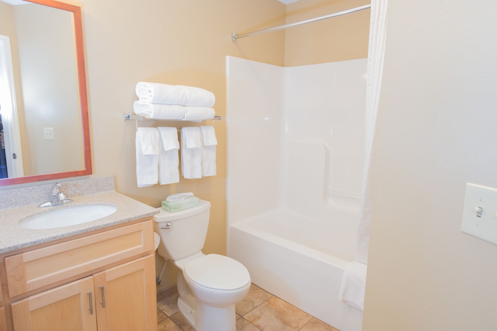 Candlewood Suites Minot by IHG - photo 24