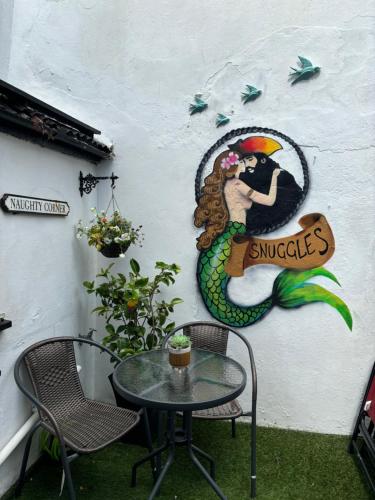 Snuggles - last minute hotel in Weymouth