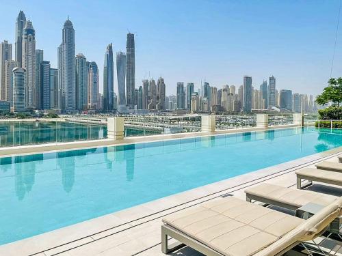 Marina Vista 1 Bed with Private Beach and Gorgeous Skyline — 4-Star Luxury Hotel in Dubai, United Arab Emirates