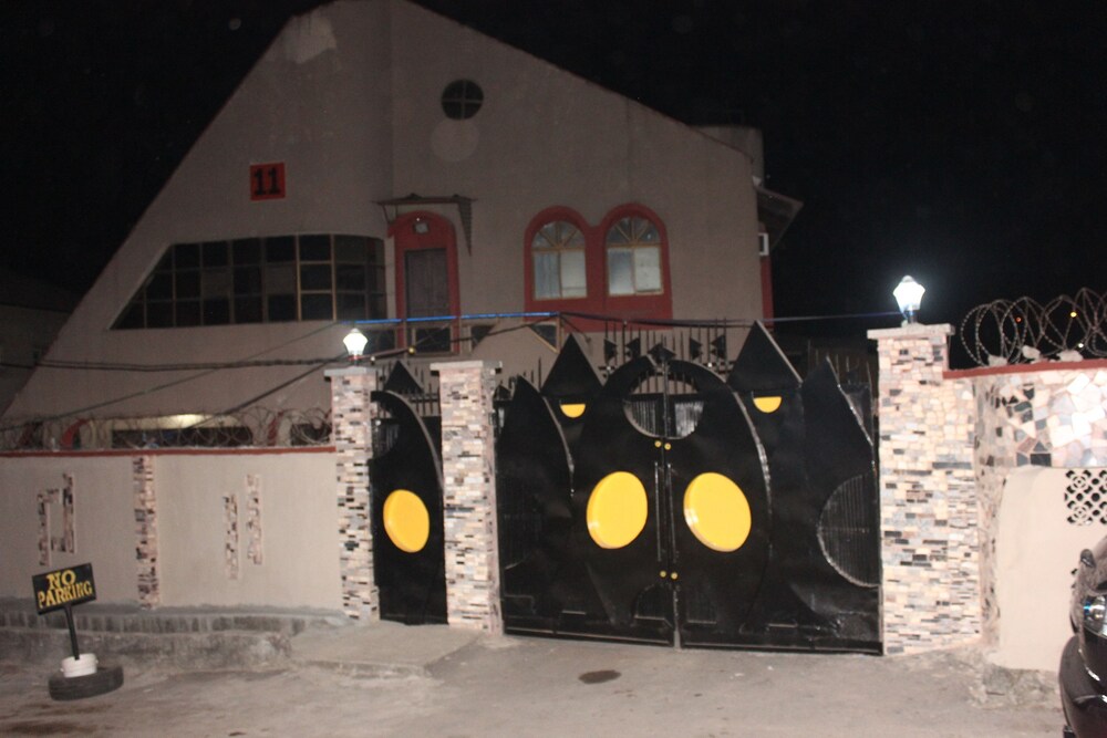 Double 1 Suites - carbon neutral hotel in Lagos