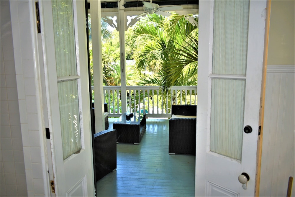 Simonton Court Historic Inn & Cottages - photo 7