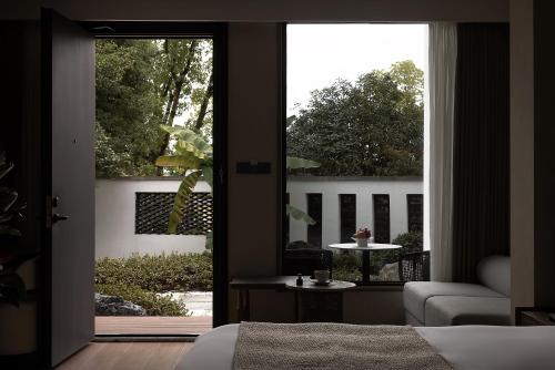 Hangzhou Yulu Jinglan Nanshan Suji in Gutao, People's Republic of China