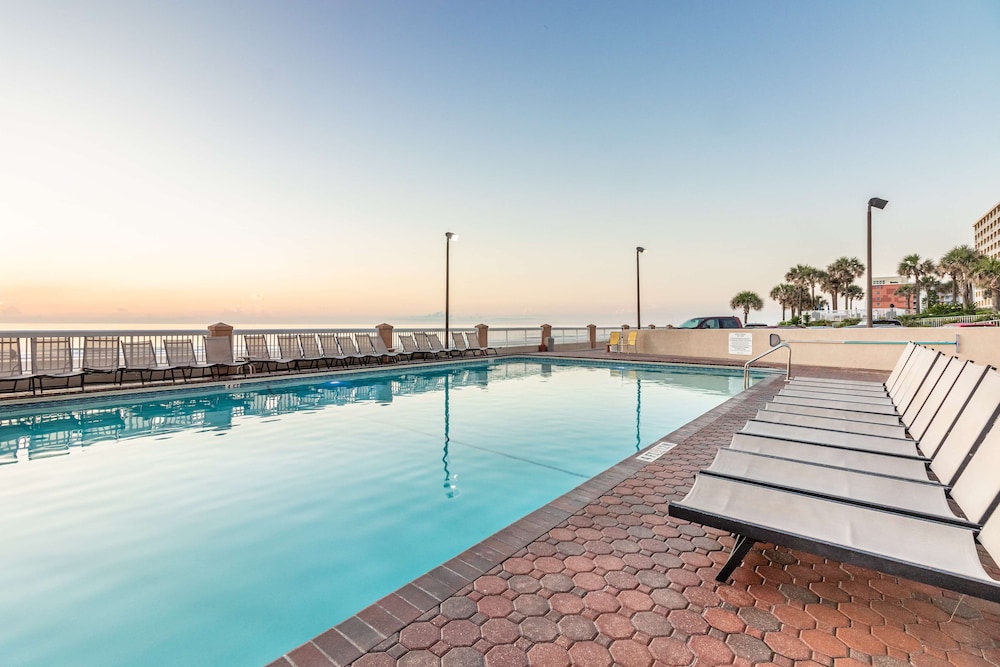 Hampton Inn Daytona Shores Oceanfront - photo 28