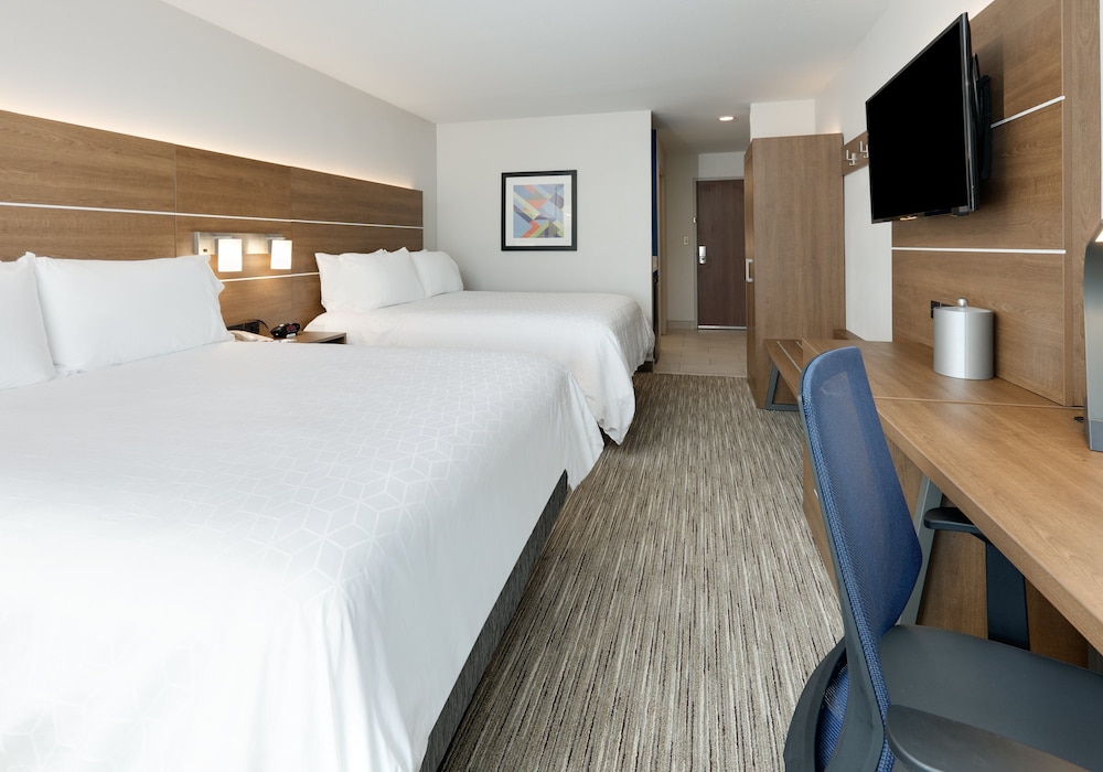 Holiday Inn Express and Suites San Antonio NW near - photo 9
