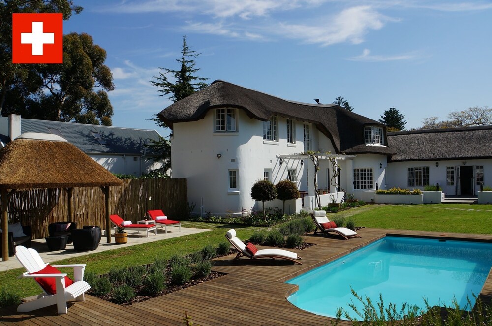 Alphabed B & B — 4-Star Luxury Hotel in Cape Town, South Africa