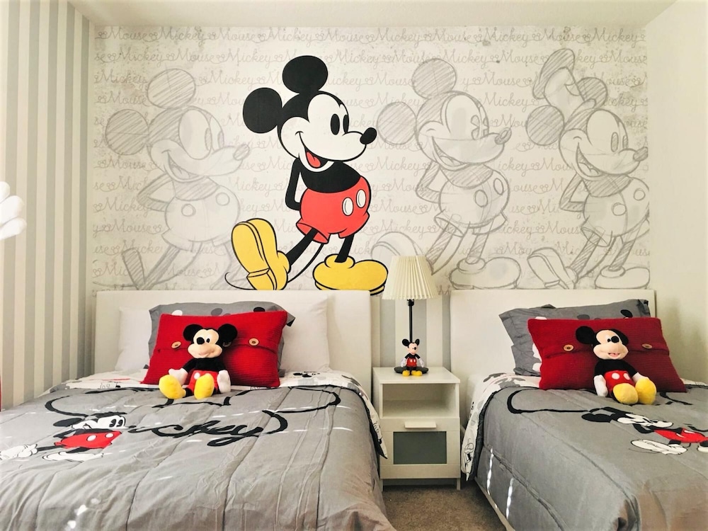 SpaciousTownhome 15 min to Disney Private Pool BBQ - photo 10