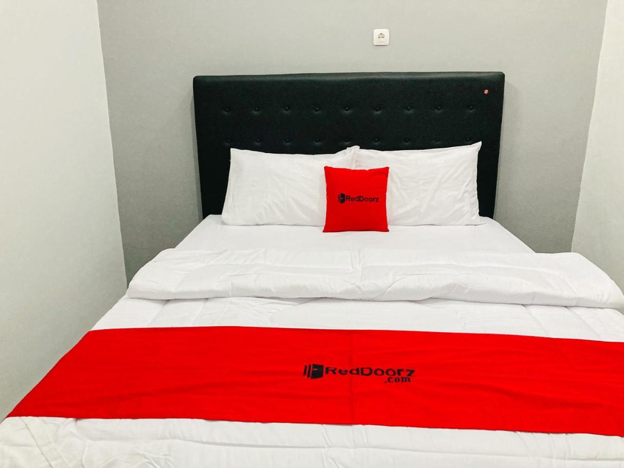 RedDoorz Near Dr Oen Solo Baru Hospital in Klaten, Indonesia