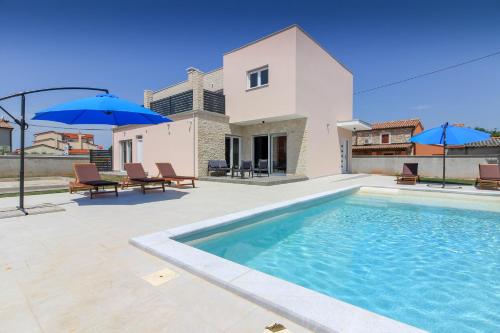 New modern villa Gogo with private pool near the beach and town of Pula by WiiBuk — 4-Star Luxury Hotel in Liznjan, Croatia