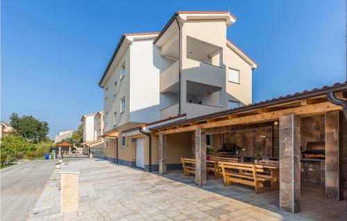 Three Bedroom Apartment In Medulin — Medulin — photo 3