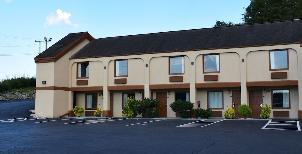 Super 8 by Wyndham Fort Chiswell Wytheville Area - photo 55