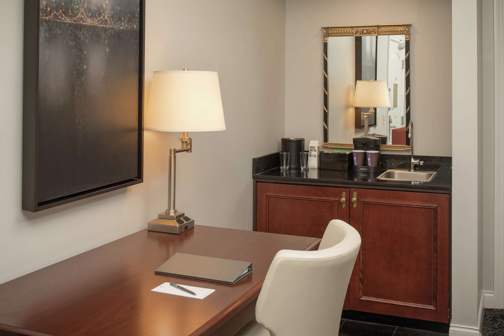 Embassy Suites by Hilton Portland Downtown - photo 9