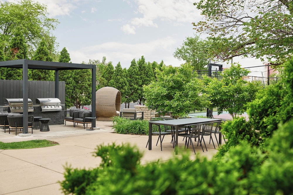 Staybridge Suites Downtown Peoria by IHG - photo 27