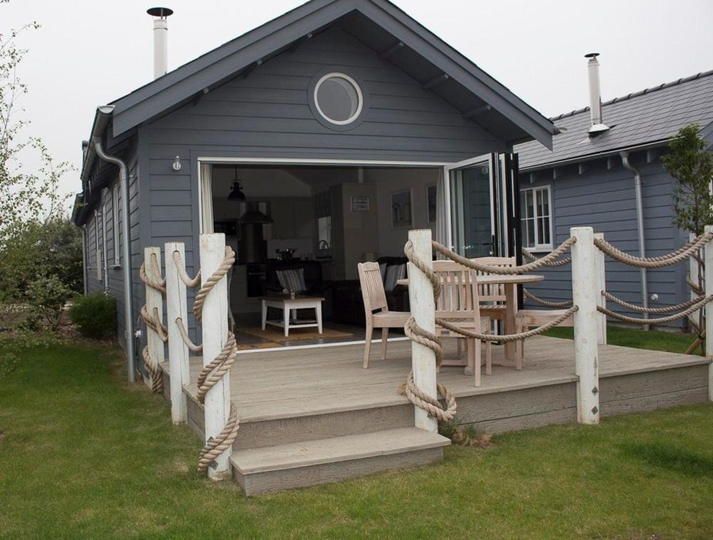 Bungalow Beaurepaire Beach House