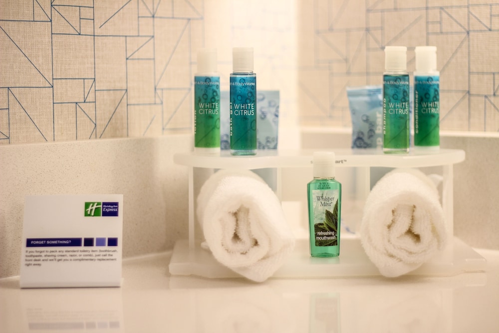 Holiday Inn Express & Suites Miami Airport East by IHG - photo 40