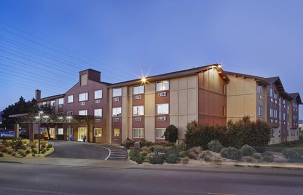 Hotel Focus Sfo - photo 29