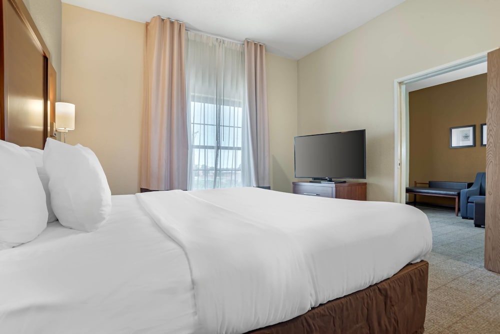 Comfort Suites Monroe - photo 47