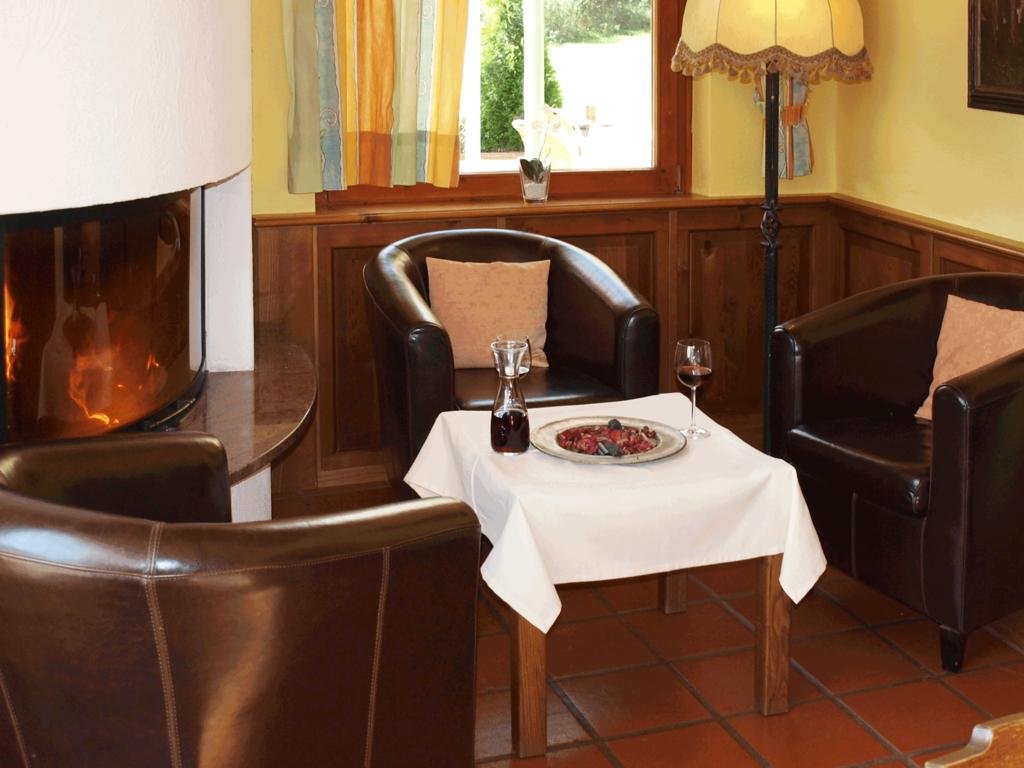 Sportpension Aichholzer — 4-Star Luxury Hotel in Finkenstein Am Faaker See, Austria