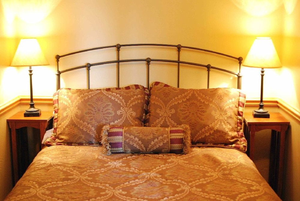 Settlement Courtyard Inn & Lavender Spa - photo 3