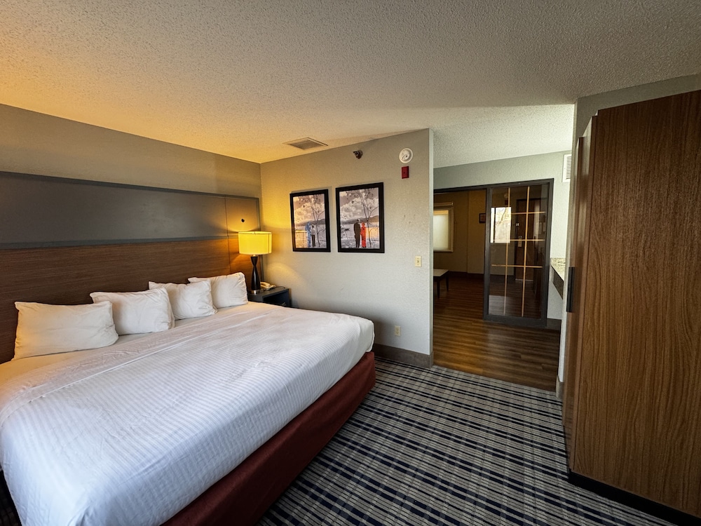 AmericInn by Wyndham White Bear Lake St. Paul - photo 7