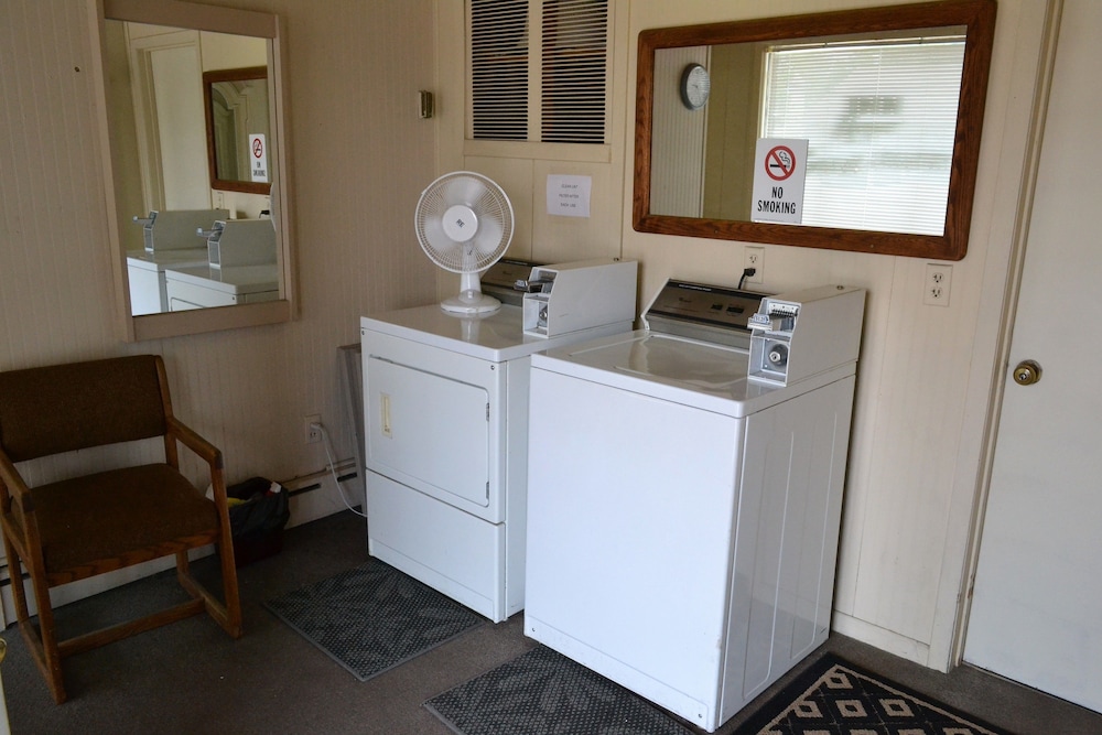 Innkeeper Motel - photo 65