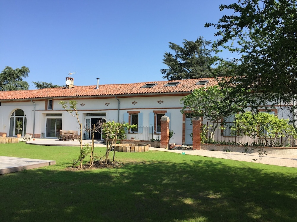 La Garoffe - carbon neutral hotel in Pibrac