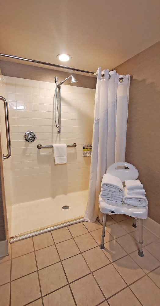 Holiday Inn Express Hotel & Suites Buffalo Airport by IHG - photo 19