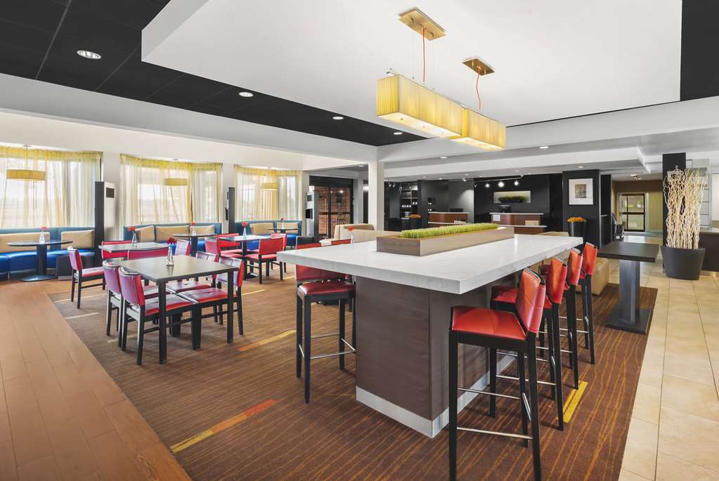 Super 8 by Wyndham Dallas Love Field Airport - photo 5