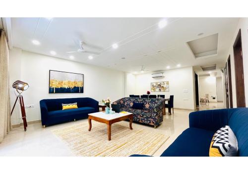 BluO Modern 3BHK Saket Lift Parking Balcony — 4-Star Luxury Hotel in New Delhi, India