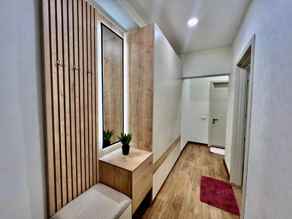 Cozy Apartment Near Holiday Inn