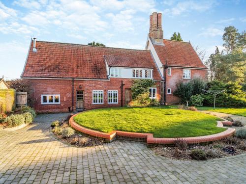 The Farmhouse Uk45894 — 5-Star Luxury Hotel in Banham, United Kingdom