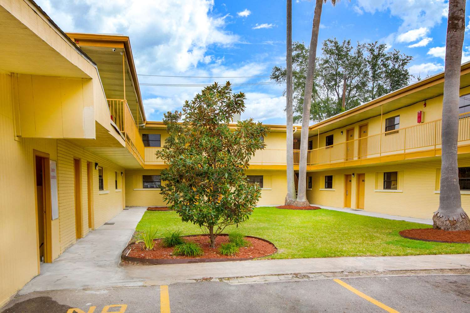 Rodeway Inn & Suites Houston near Medical Center - photo 24
