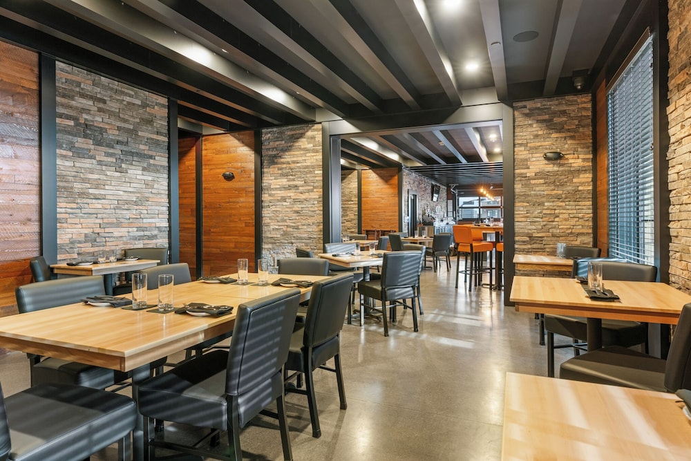 Cobblestone Hotel & Suites Lynden - photo 89