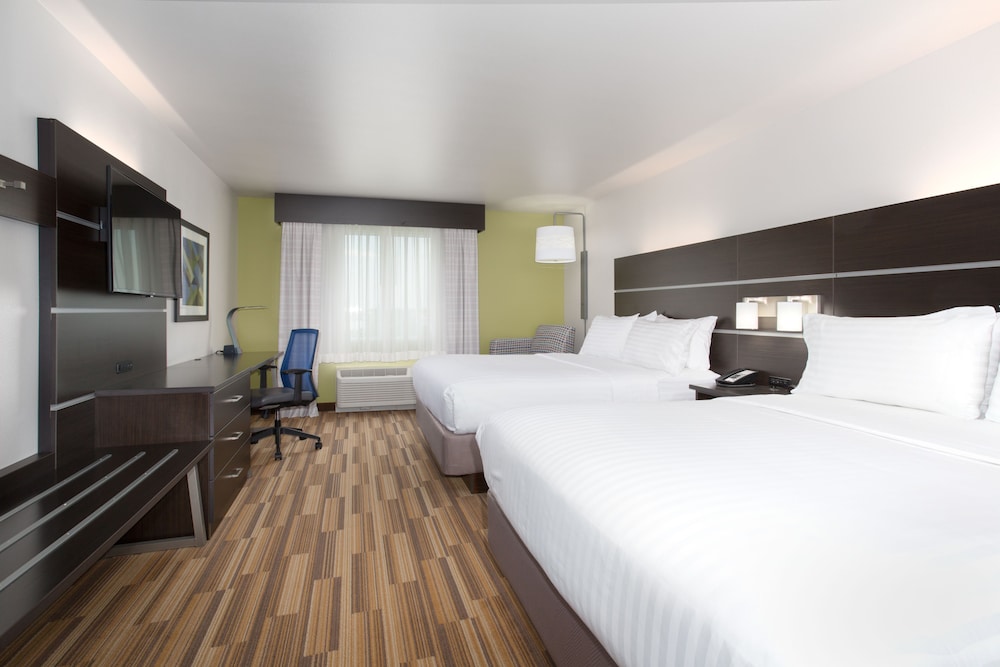 Holiday Inn Express and Suites Lincoln I 80 by IHG - photo 14