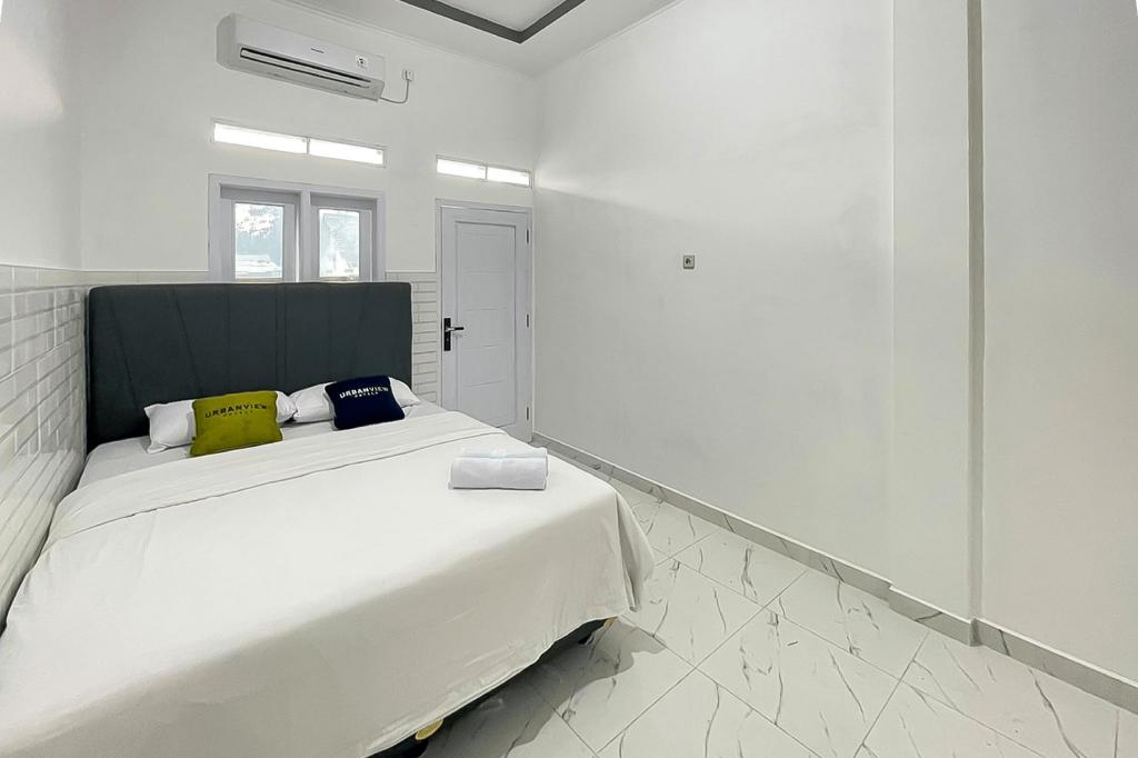 Urbanview Syariah Sasarengan Inn near RSUD Waled Cirebon in Cirebon, Indonesia