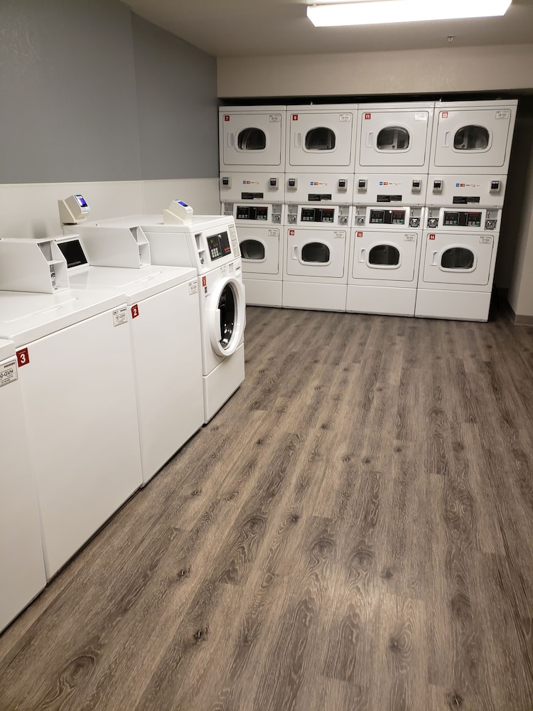 WoodSpring Suites Orlando International Drive - photo 25