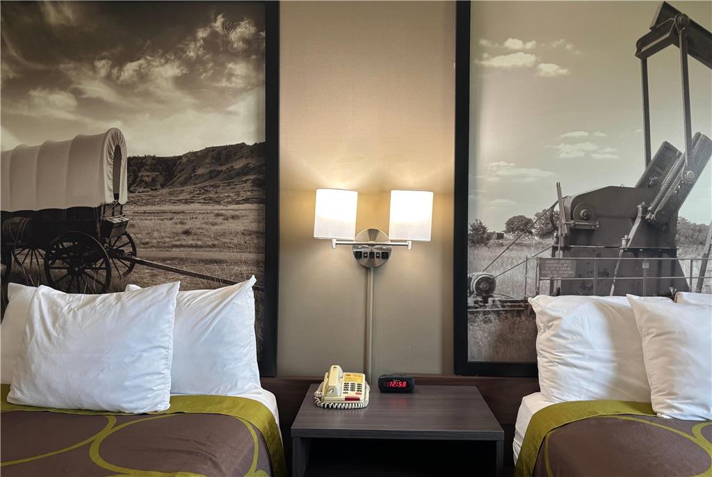 Super 8 by Wyndham Grayville - photo 11
