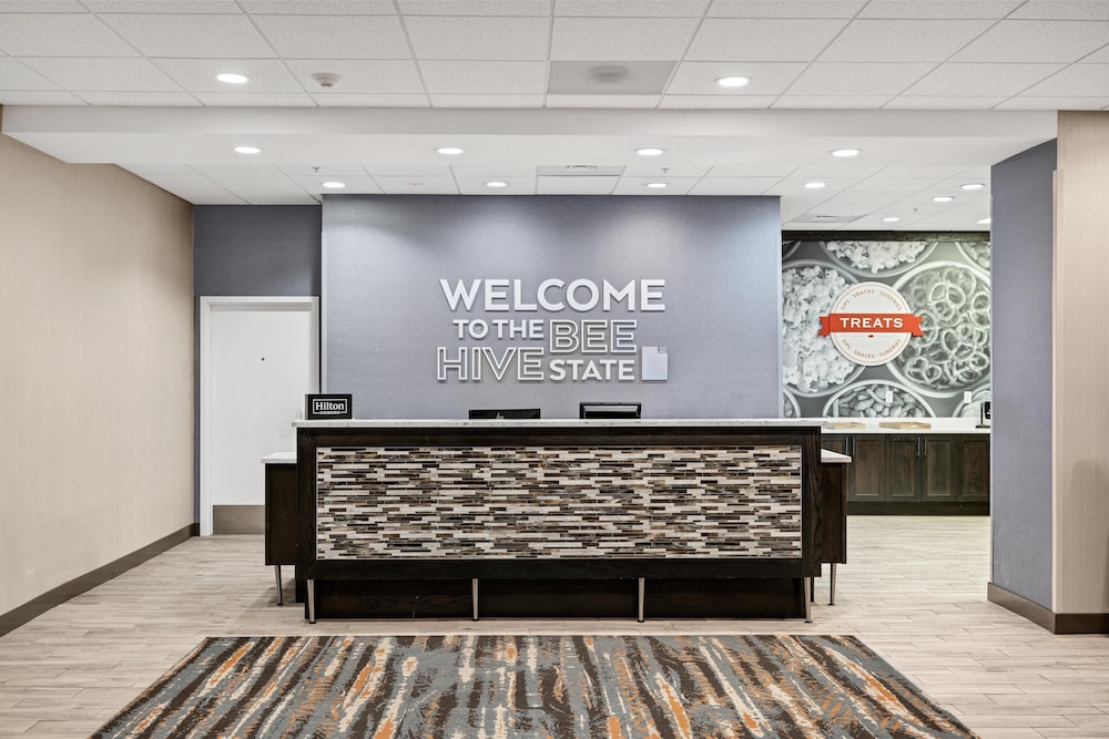 Hampton Inn & Suites Logan - carbon neutral hotel in Logan