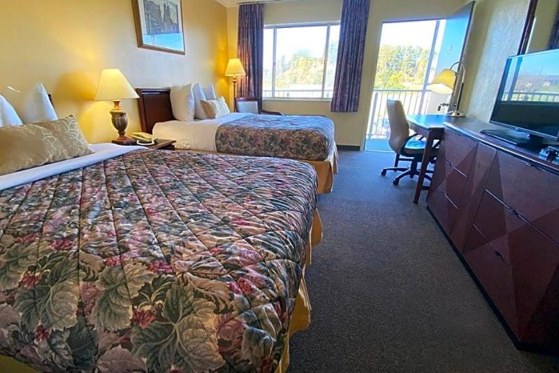 Lake Logan Inn - photo 16