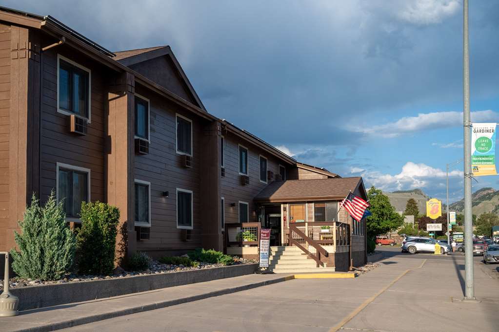 Super 8 by Wyndham Gardiner Yellowstone Park Area - photo 6