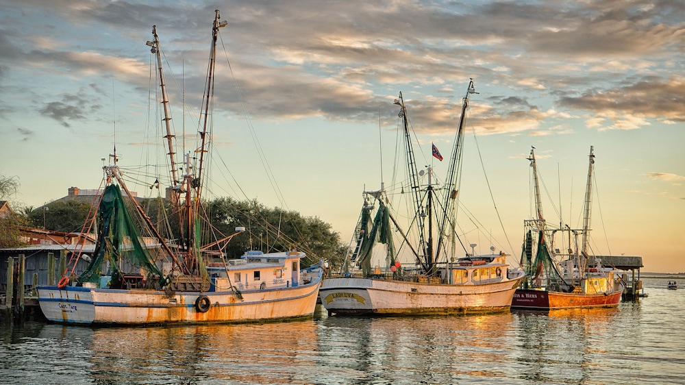 Shem Creek Inn - photo 34