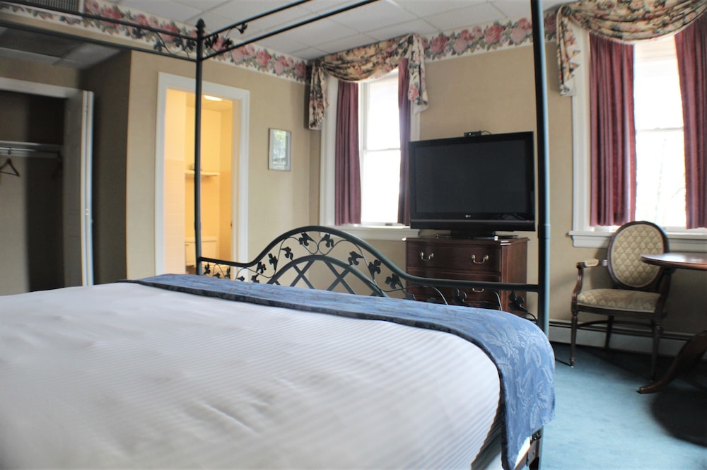 Waynebrook Inn Est 1865 - photo 11