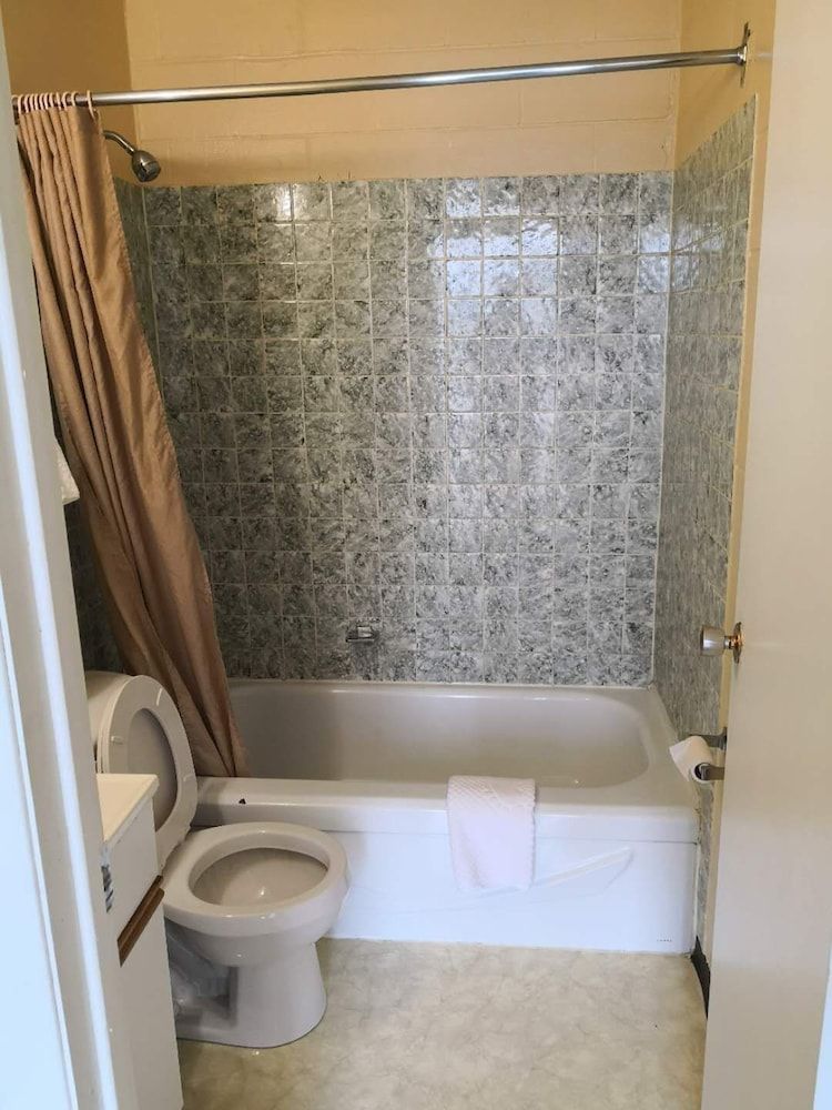 Rainbow Motor Inn in Macklin, Canada