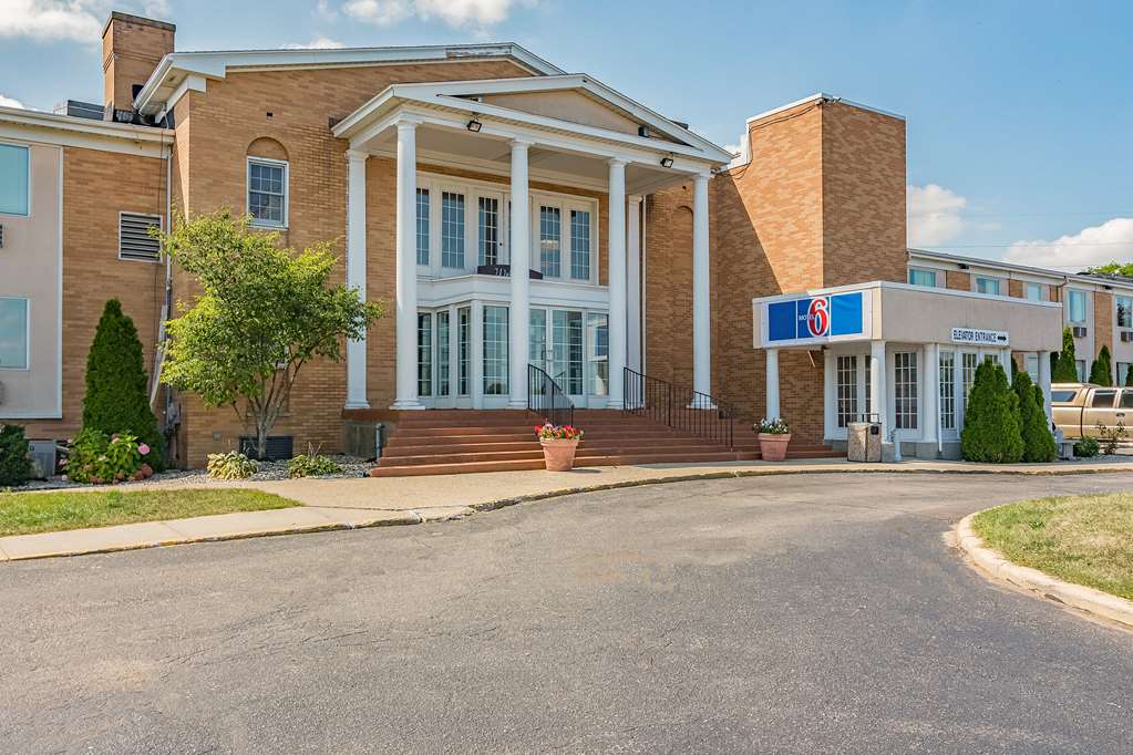 Motel 6 Grand Rapids MI Northeast - photo 2