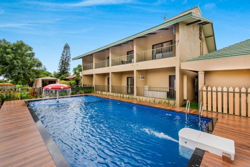 SaffronStays Amaltas Nashik pool villa with huge lawns perfect for large groups and corporate offsites — 4-Star Luxury Hotel in Nashik, India