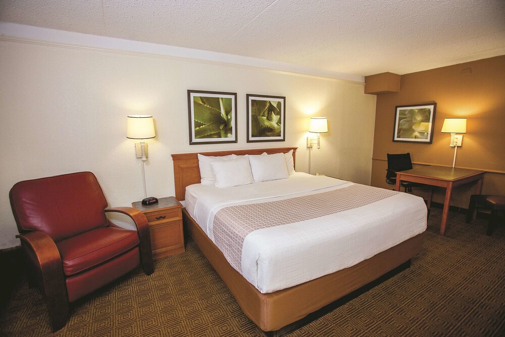 Travelodge by Wyndham Mobile - photo 6